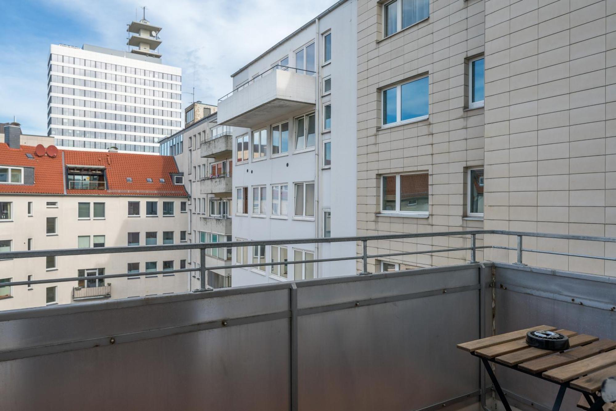 Homely-Apartment Manhattanart, Zentral, Parkplatz, Billard,Ps4, Dart, Balkon Bielefeld Dış mekan fotoğraf