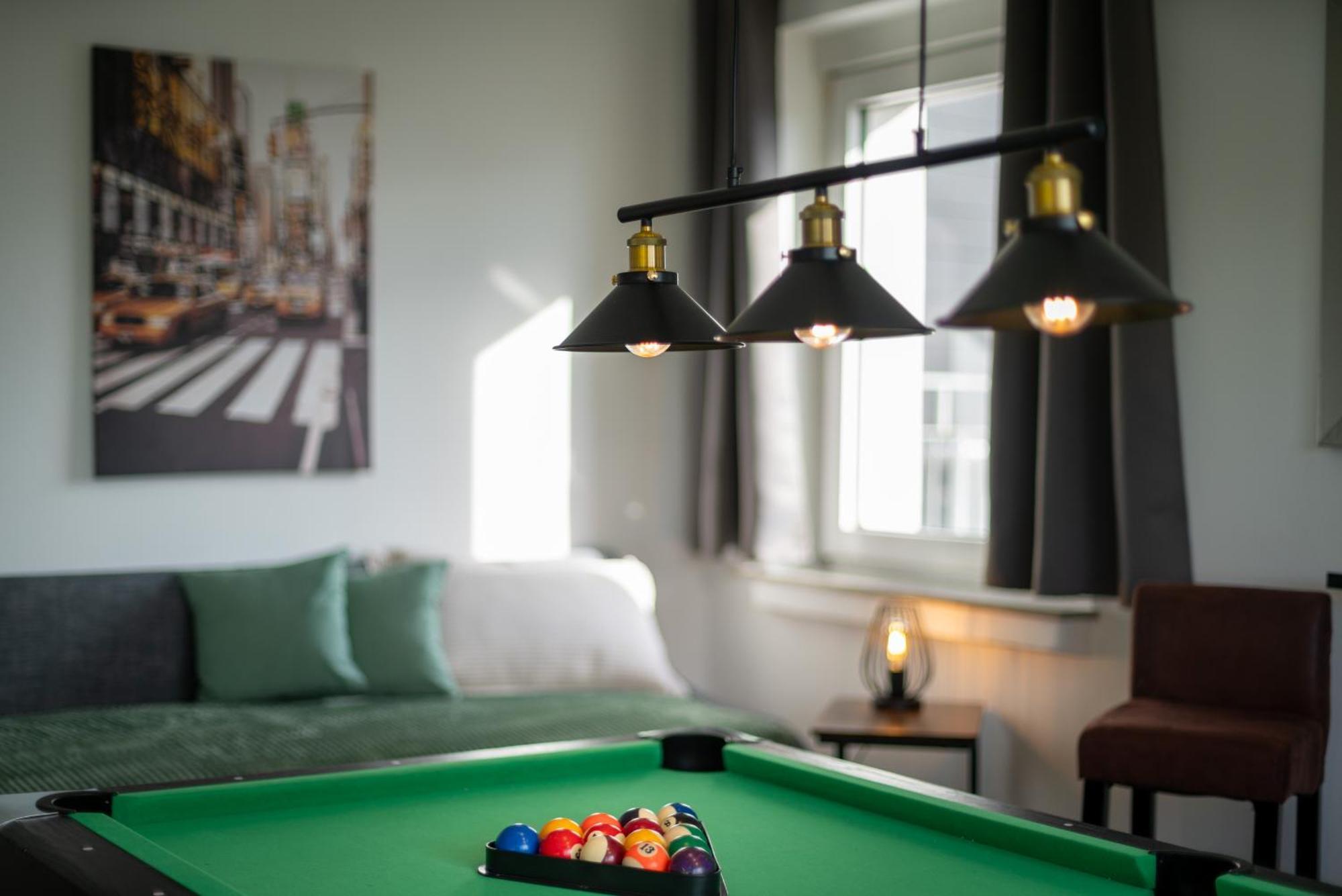Homely-Apartment Manhattanart, Zentral, Parkplatz, Billard,Ps4, Dart, Balkon Bielefeld Dış mekan fotoğraf
