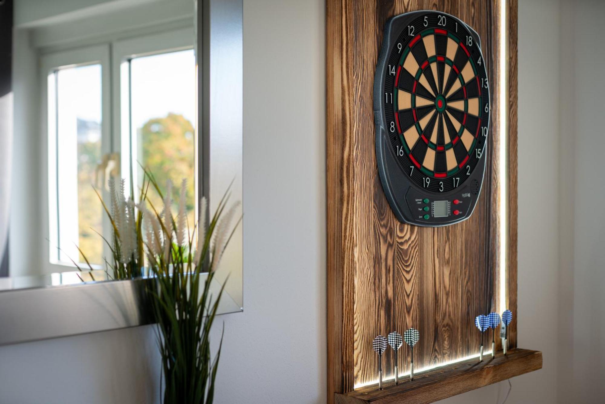 Homely-Apartment Manhattanart, Zentral, Parkplatz, Billard,Ps4, Dart, Balkon Bielefeld Dış mekan fotoğraf