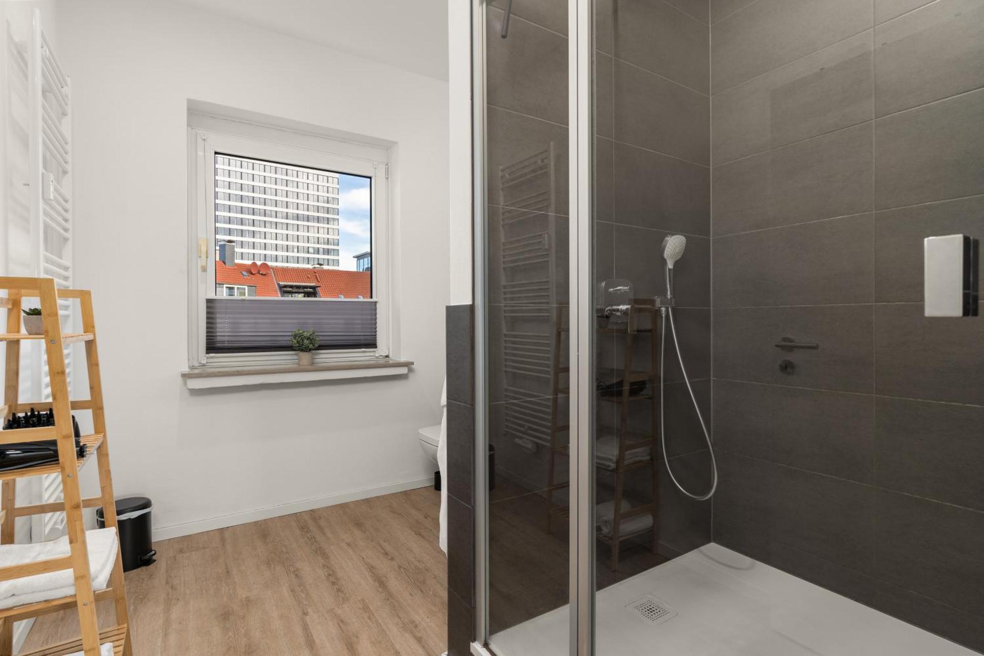 Homely-Apartment Manhattanart, Zentral, Parkplatz, Billard,Ps4, Dart, Balkon Bielefeld Dış mekan fotoğraf